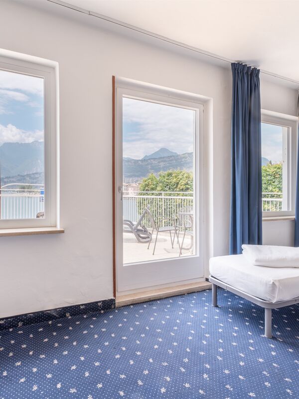 Camera Familiare con Vista Lago