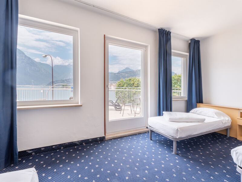 Camera Familiare con Vista Lago