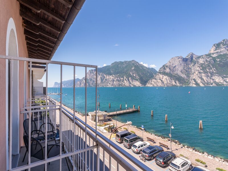 Superior Room with lake view 