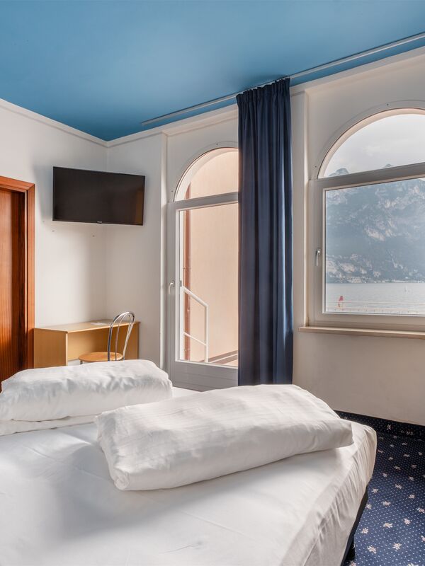 Deluxe Lake View Room 