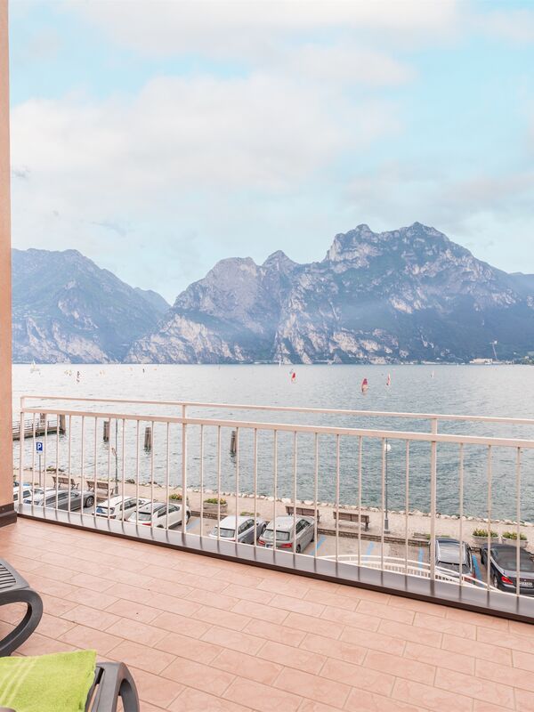 Deluxe Lake View Room 