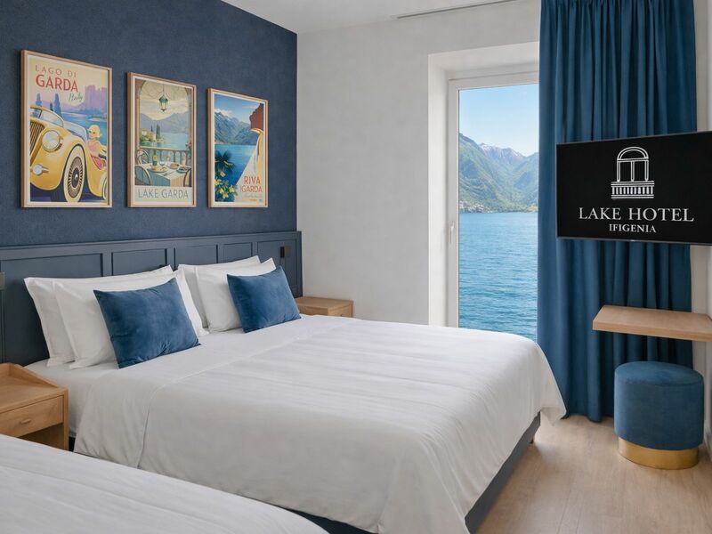 Camera Tripla Superior con Vista Lago