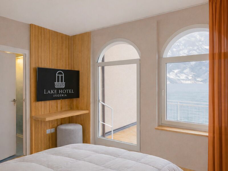 Camera Deluxe Vista Lago